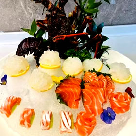 �����кʹ󷹵���ɫ����